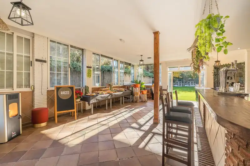 Interior de Finca Raíces, foto 6